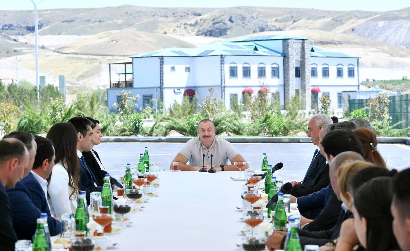 Prezident İlham Əliyev cari ilin 27 may tarixində Zəngilan rayonunun Ağalı kəndində “Ağıllı kənd” layihəsinin açılışında çıxış etdi