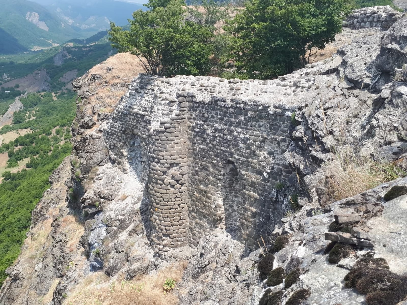 "Qız Qalası" – Keçmədinin dağlarındakı sirr