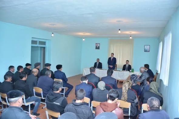 Şamaxı Rayon İcra Hakimiyyəti başçısı Tahir Məmmədov rayonun Quşçu və Laləzar kənd sakinləri ilə növbəti səyyar qəbullar keçirib.