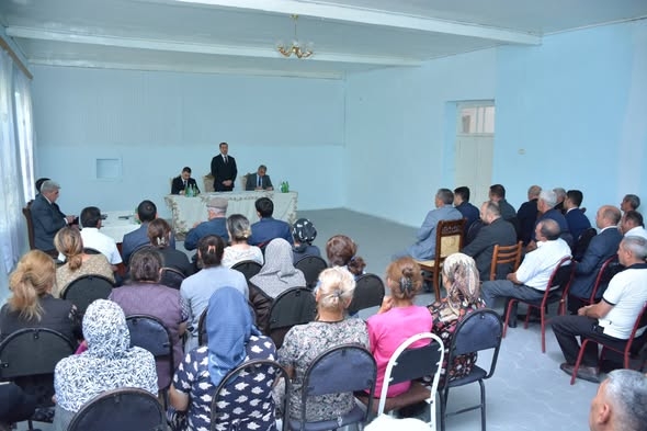 Qızmeydan sakinlərinin problemləri səyyar qəbulda dinlənilib