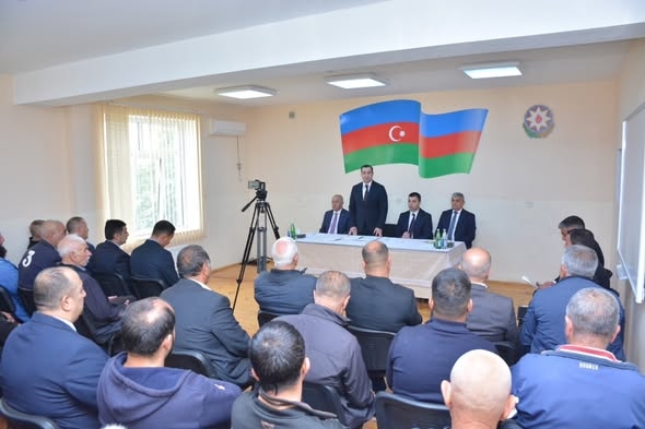 Şamaxı RİH başçısı Şərədil kənd sakinləri ilə səyyar qəbul keçirib